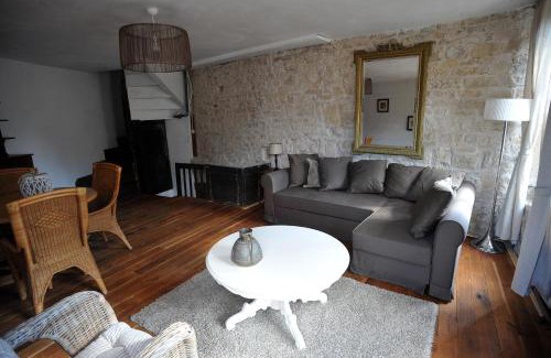 Melay Bed & Breakfast | Discover Chateau Melay: Oceanfront Retreat with Pool