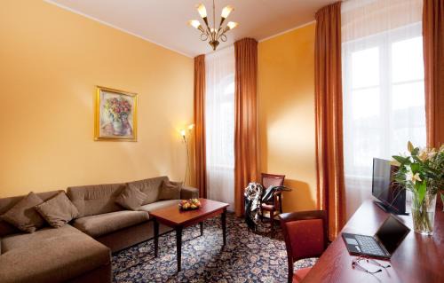 Marianske Lazne Hotel | Relax at Chateau Monty Spa Resort with Ocean Views