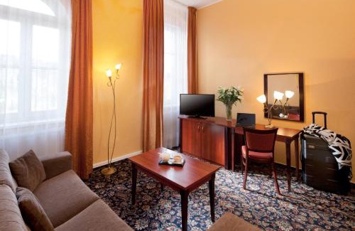 Marianske Lazne Hotel | Relax at Chateau Monty Spa Resort with Ocean Views