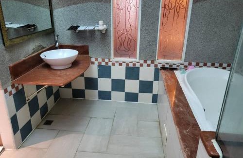 Nanzi Hotel | Relax at Chateau Motel & Spa - Family-Friendly Retreat