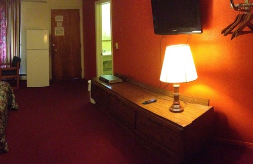 Grand Island Hotel | Family-Friendly Chateau Motor Lodge with Kitchen Amenities