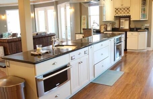 Dauphin Island House | Pet-Friendly Chateau on Colony Cove with Top Guest Ratings