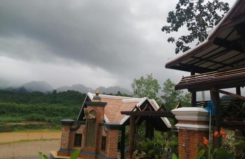 Luang Prabang Resort | Beautiful Chateau Orientale Resort with Oceanfront Pool