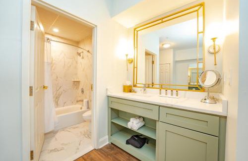 Egg Harbor City Hotel | Renowned Chateau Renault: Oceanfront Haven with Pool