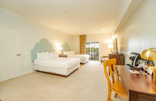 Egg Harbor City Hotel | Renowned Chateau Renault: Oceanfront Haven with Pool