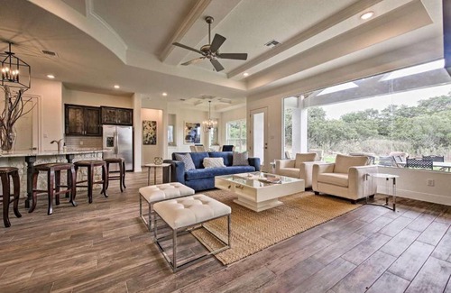 Spring Branch Villa | Elegant Chateau Riviere: Family-Friendly with Breakfast and Kitchen