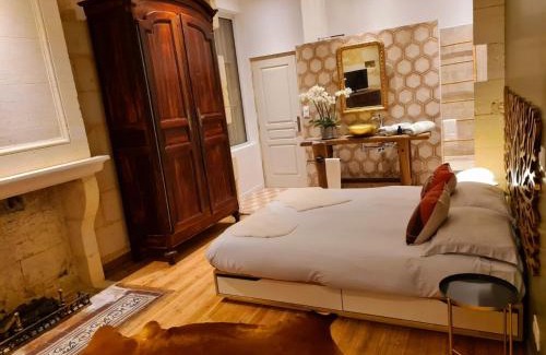 Bayon-sur-Gironde House | Experience Luxury at Chateau Tanesse de Tourny with Ocean Views