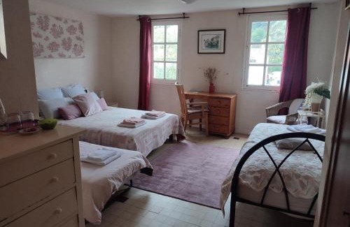 Quillan Bed & Breakfast | Chateau View Chambres d'hôtes: Family-Friendly Retreat