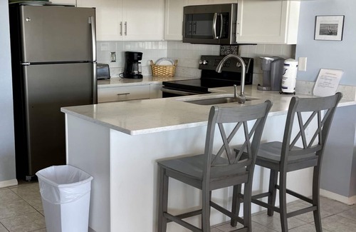 Indian Shores Condo | Beachfront Condo at Chateaux with Ocean View & Pool Access