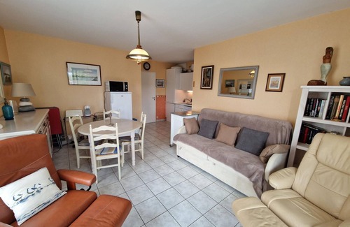 Quartier du Casino Apartment | Cozy Apartment Châtelaillon-Plage with Pool & Ocean View