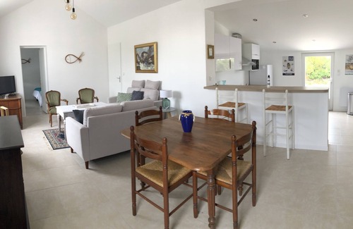 Les Boucholeurs House | Inviting Chatellaillon Les Boucholeurs: Garden & Beach Access