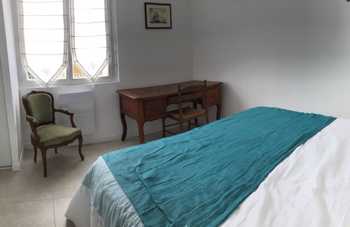 Les Boucholeurs House | Inviting Chatellaillon Les Boucholeurs: Garden & Beach Access
