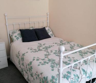 Chatham House | Cozy Chatham Private Rooms with Kitchen Amenities