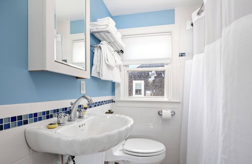 South Chatham Hotel | Ocean View Retreat at Chatham Tides - Rated 9.4/10