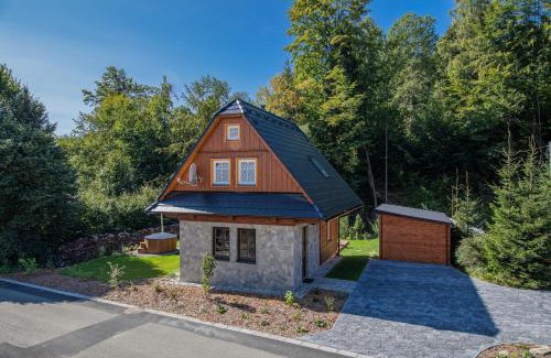 Loucna nad Desnou Ski Chalet | Chatička u řeky: Guest Rated 9.8 with Spa & Hot Tub