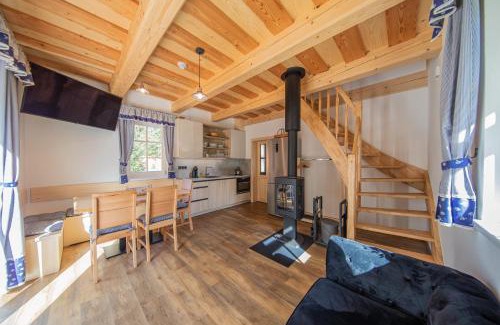 Loucna nad Desnou Ski Chalet | Chatička u řeky: Guest Rated 9.8 with Spa & Hot Tub