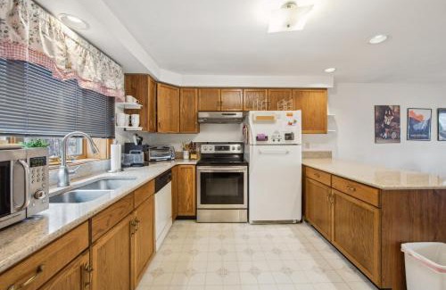 North Creek House | Chatiemac 42F - Quiet & Cozy 3-Bedroom Retreat