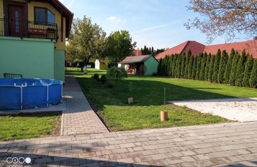 Velky Meder Other | Idyllic Camp Stay at Chatky a apartmány Pod starým orechom