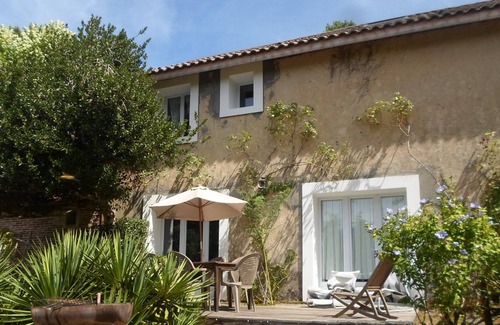 Mezos Cottage | Chaton, Gite, fresh air et great art, 10 min from the Landes beaches