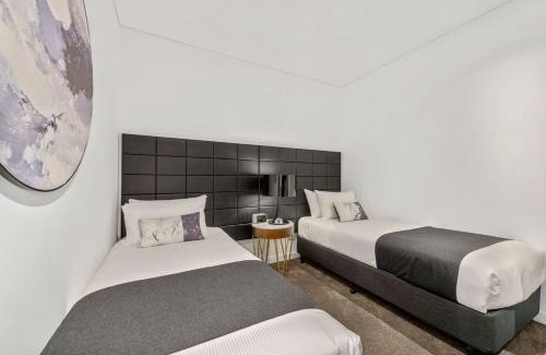 Chatswood CBD Apartment | Chatwood CBD 2BR with Balcony, Parking & Office Space