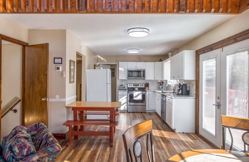 Demorest Cottage | Discover Chattahoochee Shoals: Pet-Friendly Getaway Awaits