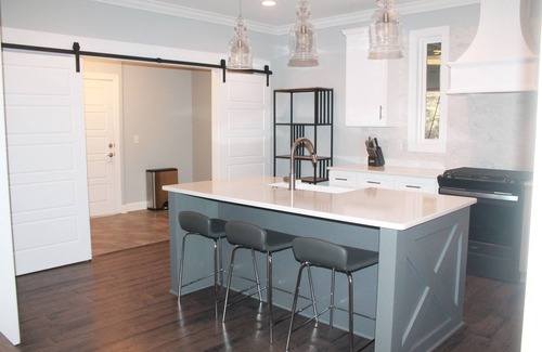 St. Elmo Improvement League House | Perfect Chattanooga Getaway: 5 Bedroom Home for Families