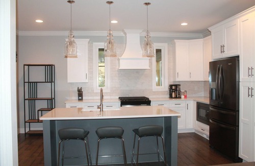 St. Elmo Improvement League House | Perfect Chattanooga Getaway: 5 Bedroom Home for Families