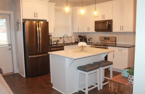 St. Elmo Improvement League House | Perfect Chattanooga Getaway: 5 Bedroom Home for Families
