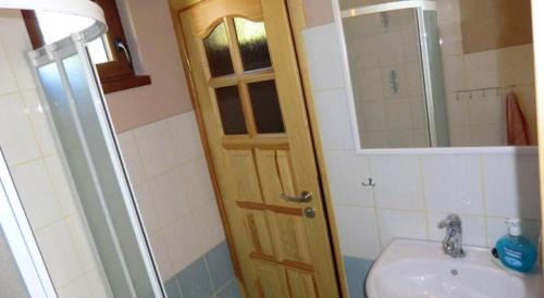 Liptovsky Trnovec House | Inviting Chatyliptov in the Heart of Liptova with Pool