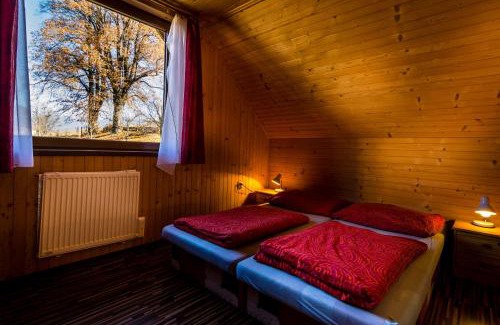 Liptovsky Trnovec House | Inviting Chatyliptov in the Heart of Liptova with Pool