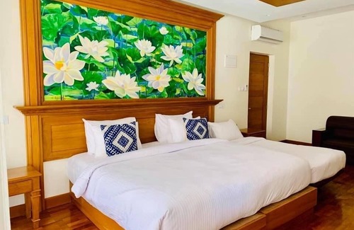 Chaung Thar Hotel | Relax at Chaung Tha Lodge: Family-Friendly with Pool & Dining