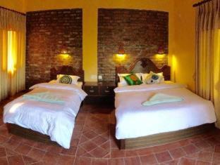 Sauraha Hotel | Chautari Garden Resort: Oceanfront Retreat with Pet-Friendly Perks