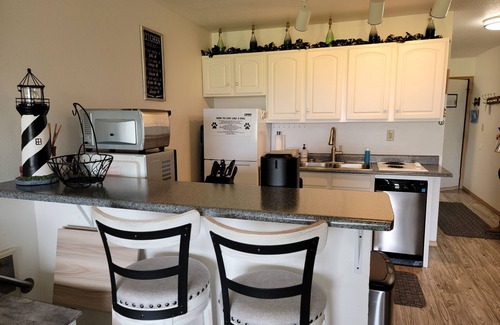 Long Beach Hotel | Chautauqua Resort & Conference Center with Pool and Spa