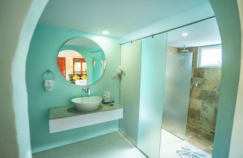 Chaweng City Center Resort | Chawengburi Resort: Ocean Views with Family-Friendly Perks