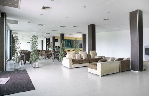 Nakhon Si Thammarat Hotel | Discover Comfort at Chawlada Hotel with Family-Friendly Perks