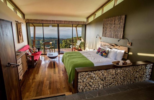 Cirri Sur Hotel | Indulge at Chayote Lodge: Spa Retreat with Top Reviews