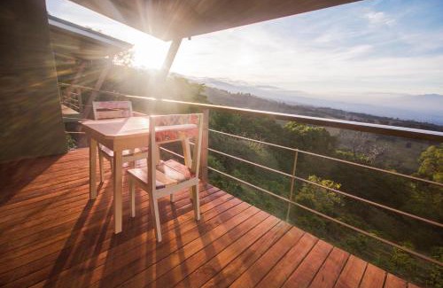 Cirri Sur Cabin | Chayote Lodge: Pet Friendly Retreat with High Guest Ratings