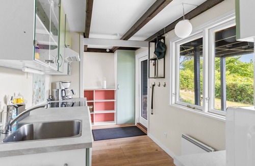 Faaborg House | Relaxing Retreat at "Chayton" - Steps from the Ocean