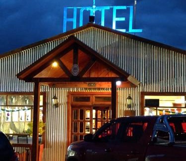 Puerto Santa Cruz Cabin | Guest Rated 9/10: Che Cauquen with Kitchen & Breakfast