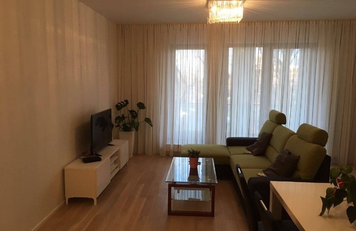 Prague 10 Apartment | Budget-Friendly Apartment with Quick Access & Breakfast