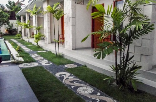 Dewi Sri Villa | Budget-Friendly 6BR Retreat Near Legian and Seminyak