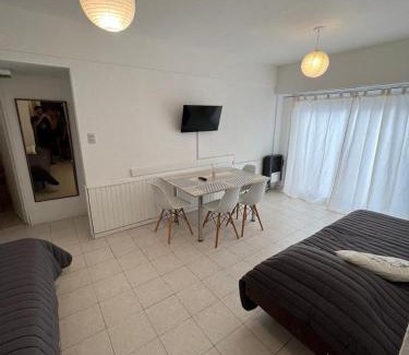 Mar del Plata Apartment | Check and Home - Tucuman II - 4 Huéspedes en Zona Centro con Terraza y Cochera