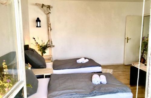 Rosenberg Apartment | Family-Friendly Stuttgart Central: 4-Bedroom Retreat