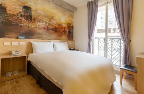 University District Hotel | Family-Friendly CHECK inn Express Taichung Yizhong Awaits