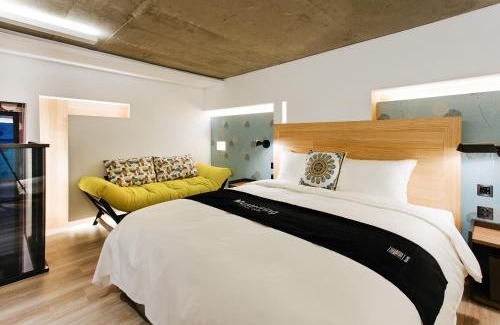 Central District Hotel | Comfortable Stay at CHECK inn Taichung Zhongshan