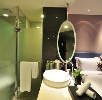 Xinyi Hotel | Convenient Stay at CHECK inn Taipei Xinyi for Families