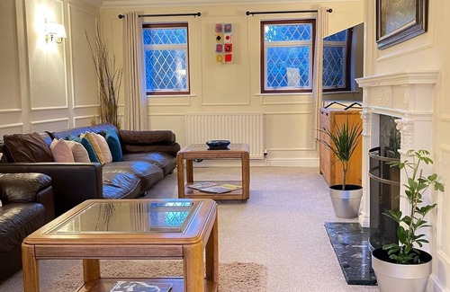 St Ives House | Budget-Friendly Executive 3-Bed House for Family Stays