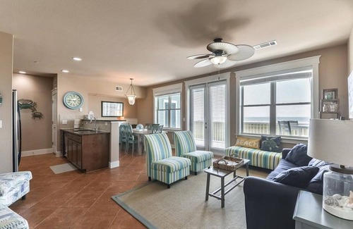 Red Fish Cove Condo | Prime Beachfront Location with Ocean Views and Pools