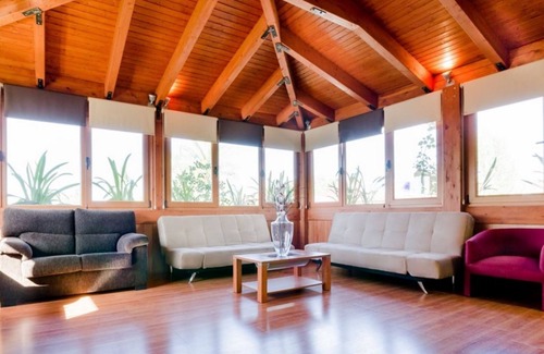 Chana Hotel | Comfortable Stay at Checkin Camino de Granada with Spa & Pool