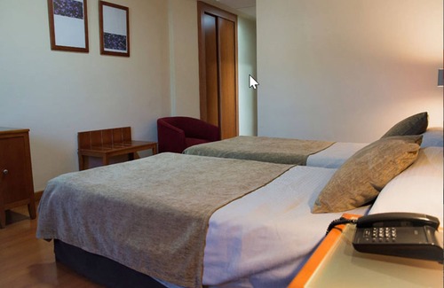 Chana Hotel | Comfortable Stay at Checkin Camino de Granada with Spa & Pool